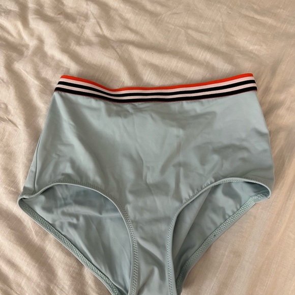 Solid & Striped
The Katie High Waist Bottoms Sky - Picture 6 of 6